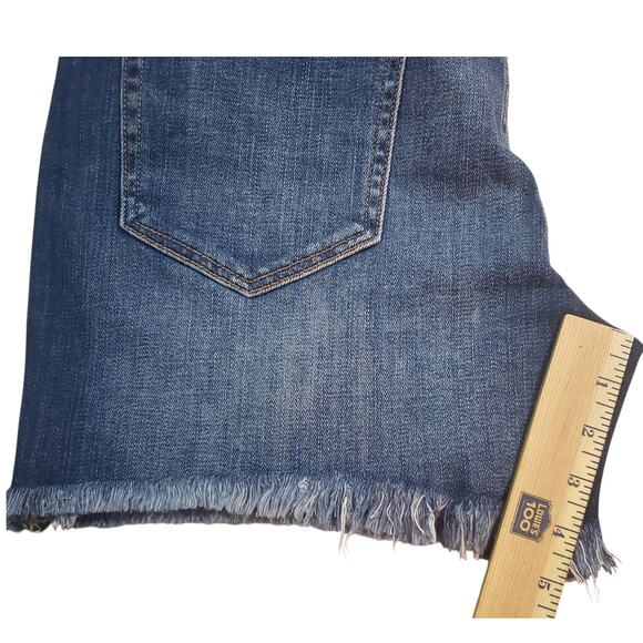 Cello Distressed Denim Shorts XL Fringe Hem Raw Edge Stretch Fit Boho Edgy - Picture 7 of 8